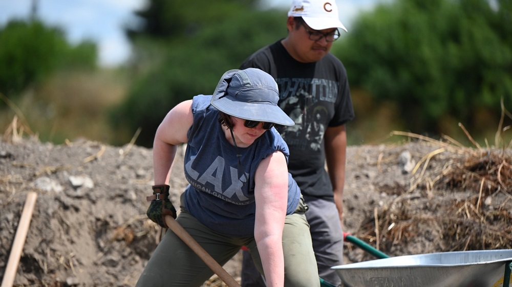 Students dig at archeological site in Sicily